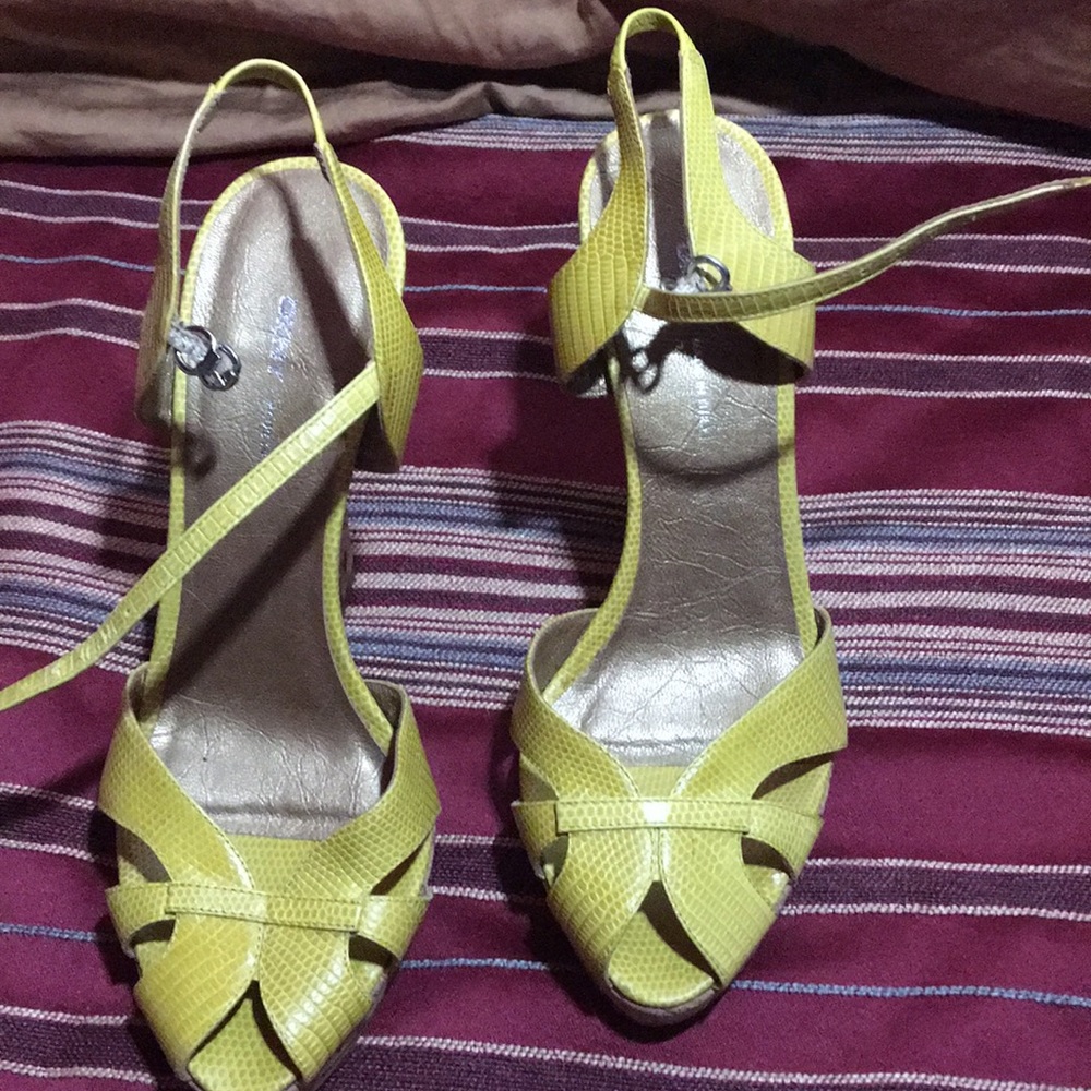 DKNY Sandals